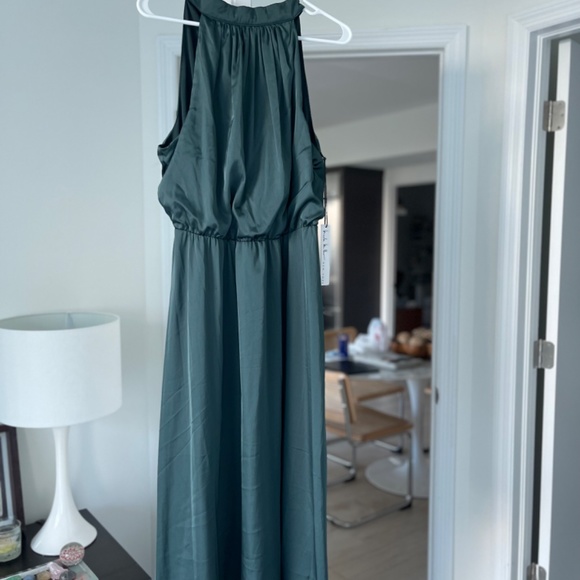 Dress - Picture 3 of 3